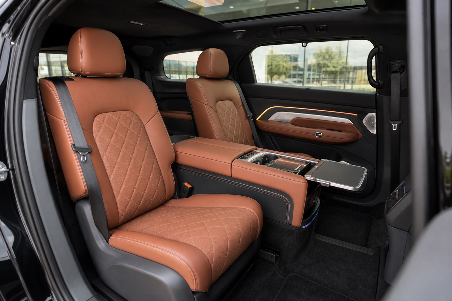 VF9 二排商务舱概念效果图